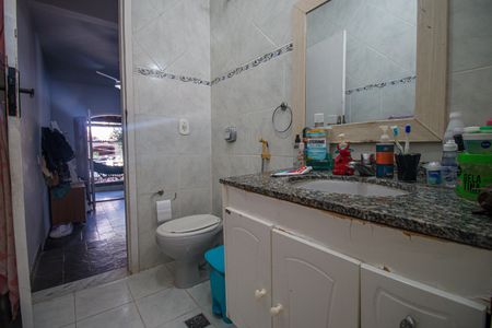 Casa à venda com 165m², 4 quartos e 1 vaga Casa à venda com 165m², 4 quartos e 1 vagaBanheiro social 2