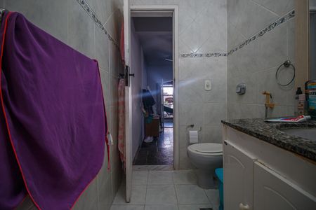 Casa à venda com 165m², 4 quartos e 1 vaga Casa à venda com 165m², 4 quartos e 1 vagaBanheiro social 2