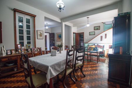 Casa à venda com 165m², 4 quartos e 1 vaga Casa à venda com 165m², 4 quartos e 1 vagaSala