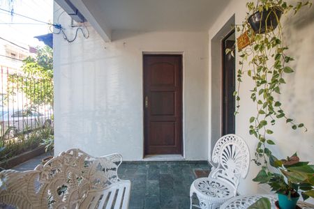 Casa à venda com 165m², 4 quartos e 1 vaga Casa à venda com 165m², 4 quartos e 1 vagaSala Varanda