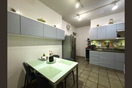 Apartamento à venda com 120m², 3 quartos e 1 vaga Apartamento à venda com 120m², 3 quartos e 1 vagaCozinha