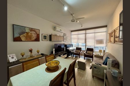 Apartamento à venda com 120m², 3 quartos e 1 vaga Apartamento à venda com 120m², 3 quartos e 1 vagaSala