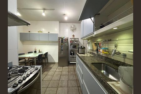 Apartamento à venda com 120m², 3 quartos e 1 vaga Apartamento à venda com 120m², 3 quartos e 1 vagaCozinha
