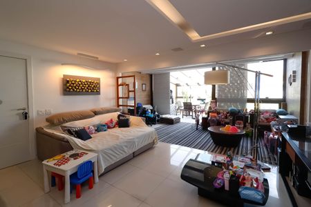 Apartamento à venda com 249m², 3 quartos e 3 vagasSala