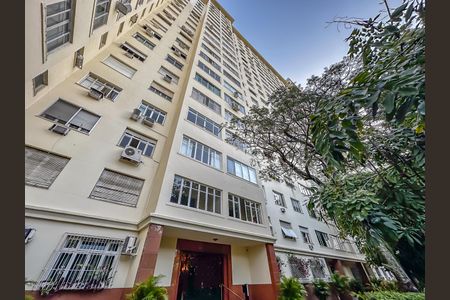 Apartamento à venda com 170m², 3 quartos e sem vaga Apartamento à venda com 170m², 3 quartos e sem vagaFachada