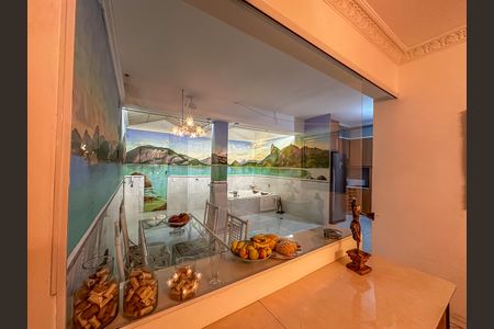 Apartamento à venda com 170m², 3 quartos e sem vaga Apartamento à venda com 170m², 3 quartos e sem vagaHidro