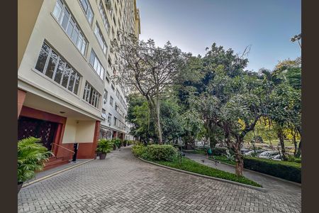 Apartamento à venda com 170m², 3 quartos e sem vaga Apartamento à venda com 170m², 3 quartos e sem vagaFachada