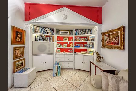 Apartamento à venda com 170m², 3 quartos e sem vaga Apartamento à venda com 170m², 3 quartos e sem vagaSala