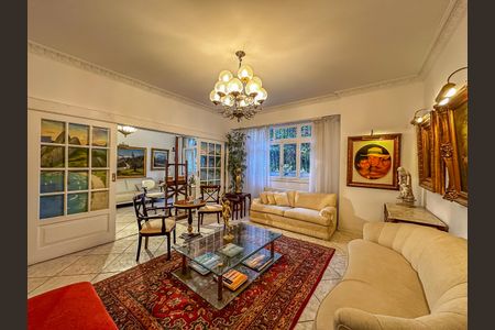 Apartamento à venda com 170m², 3 quartos e sem vaga Apartamento à venda com 170m², 3 quartos e sem vagaSala