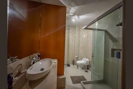 Apartamento à venda com 170m², 3 quartos e sem vaga Apartamento à venda com 170m², 3 quartos e sem vagaBanheiro da Suíte 1