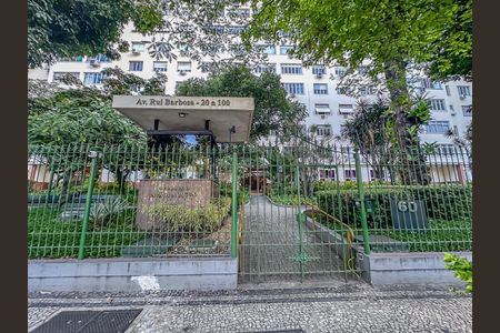 Apartamento à venda com 170m², 3 quartos e sem vaga Apartamento à venda com 170m², 3 quartos e sem vagaFachada