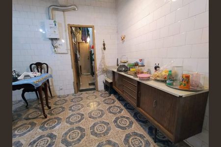 Casa à venda com 81m², 5 quartos e 2 vagas