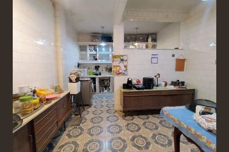 Casa à venda com 81m², 5 quartos e 2 vagas