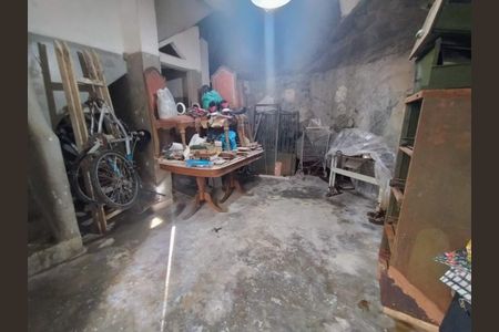 Casa à venda com 81m², 5 quartos e 2 vagas