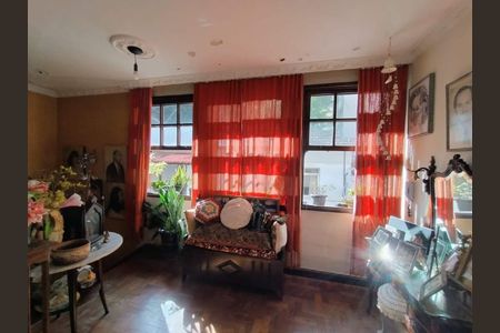 Casa à venda com 81m², 5 quartos e 2 vagas