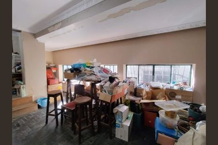 Casa à venda com 81m², 5 quartos e 2 vagas