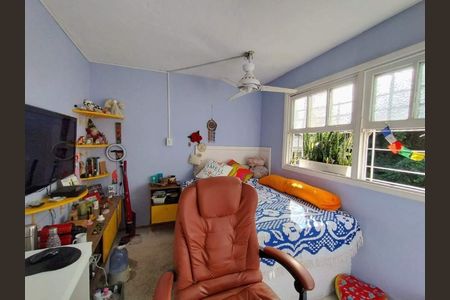 Casa à venda com 81m², 5 quartos e 2 vagas