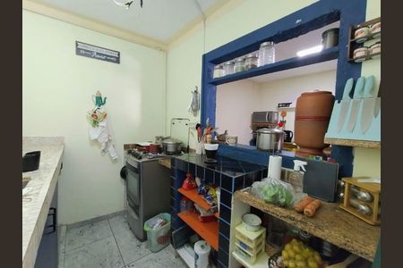 Casa à venda com 81m², 5 quartos e 2 vagas