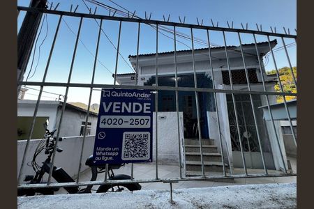 Apartamento à venda com 103m², 3 quartos e sem vaga Apartamento à venda com 103m², 3 quartos e sem vagaPlaca