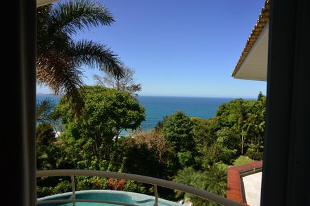 Casa à venda com 774m², 4 quartos e 5 vagas Casa à venda com 774m², 4 quartos e 5 vagasVista da Suíte