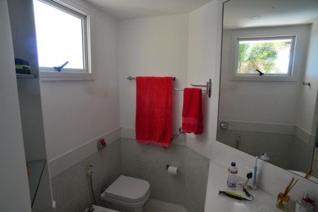 Casa à venda com 774m², 4 quartos e 5 vagas Casa à venda com 774m², 4 quartos e 5 vagasBanheiro