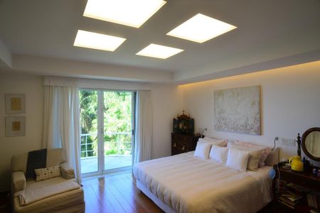 Casa à venda com 774m², 4 quartos e 5 vagas Casa à venda com 774m², 4 quartos e 5 vagasSuíte