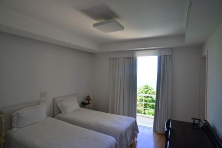 Casa à venda com 774m², 4 quartos e 5 vagas Casa à venda com 774m², 4 quartos e 5 vagasSuíte