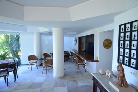 Casa à venda com 774m², 4 quartos e 5 vagas Casa à venda com 774m², 4 quartos e 5 vagasSala Inferior