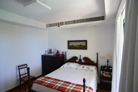 Casa à venda com 774m², 4 quartos e 5 vagas Casa à venda com 774m², 4 quartos e 5 vagasSuíte