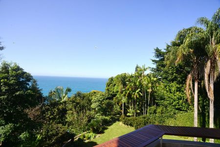 Casa à venda com 774m², 4 quartos e 5 vagas Casa à venda com 774m², 4 quartos e 5 vagasVista Externa