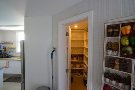 Casa à venda com 774m², 4 quartos e 5 vagas Casa à venda com 774m², 4 quartos e 5 vagasCozinha