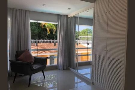 Casa à venda com 594m², 4 quartos e sem vaga