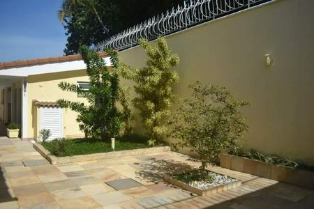 Casa à venda com 594m², 4 quartos e sem vaga