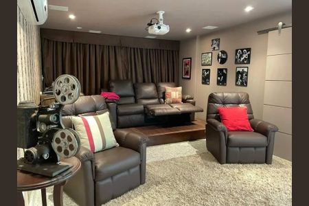 Casa à venda com 594m², 4 quartos e sem vaga