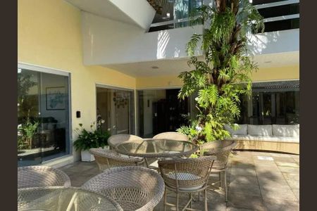 Casa à venda com 594m², 4 quartos e sem vaga