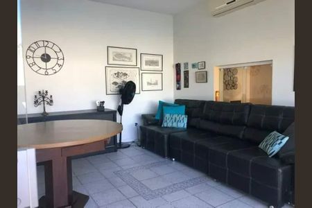 Casa à venda com 594m², 4 quartos e sem vaga