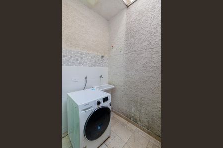 Casa de condomínio à venda com 60m², 2 quartos e 1 vaga Casa de condomínio à venda com 60m², 2 quartos e 1 vagaÁrea de Serviço