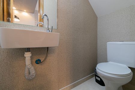 Casa de condomínio à venda com 60m², 2 quartos e 1 vaga Casa de condomínio à venda com 60m², 2 quartos e 1 vagaLavabo