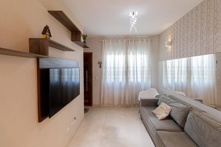 Casa de condomínio à venda com 60m², 2 quartos e 1 vaga Casa de condomínio à venda com 60m², 2 quartos e 1 vagaSala