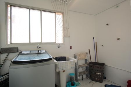 Apartamento à venda com 84m², 3 quartos e 1 vagaÁrea de Serviço