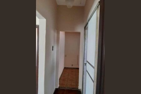 Casa à venda com 99m², 3 quartos e 2 vagas Casa à venda com 99m², 3 quartos e 2 vagasCorredor