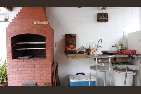 Casa à venda com 180m², 3 quartos e sem vaga