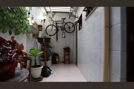 Casa à venda com 180m², 3 quartos e sem vaga