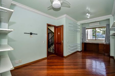 Casa à venda com 200m², 4 quartos e 1 vaga