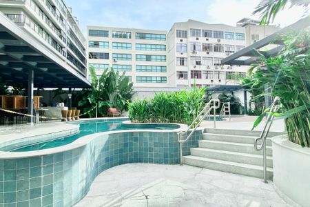 Apartamento à venda com 139m², 2 quartos e 1 vagaÁrea comum piscina