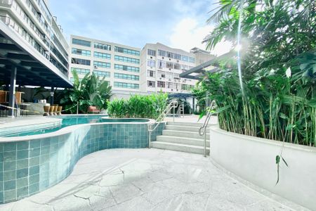 Apartamento à venda com 139m², 2 quartos e 1 vagaÁrea comum piscina