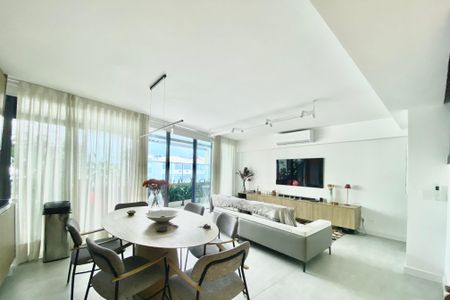 Sala de apartamento à venda com 2 quartos, 139m² em Leblon, Rio de Janeiro