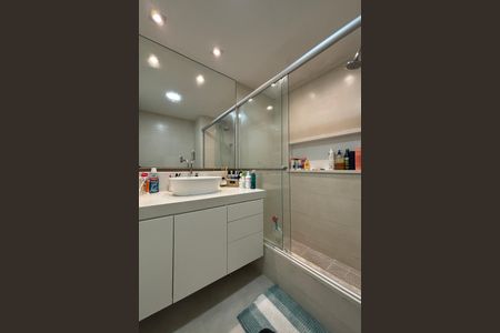 Apartamento à venda com 86m², 3 quartos e 3 vagas Apartamento à venda com 86m², 3 quartos e 3 vagasBanheiro Social 1