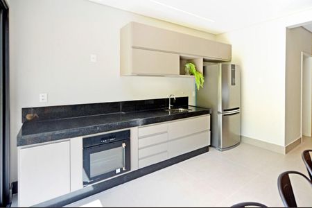 Casa de condomínio para alugar com 208m², 3 quartos e 2 vagas