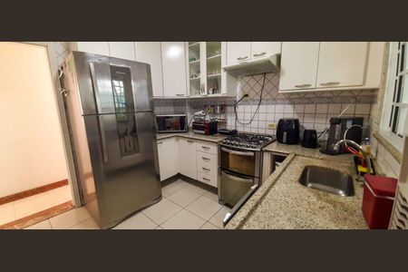 Apartamento à venda com 90m², 3 quartos e 2 vagasCozinha